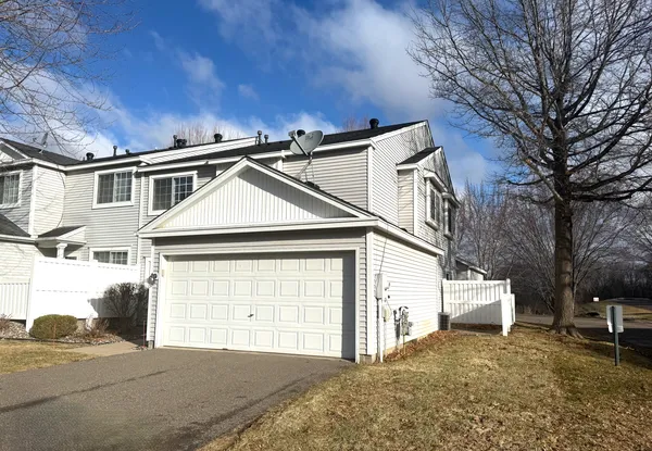$259,900 | 443 Leeward Trail, Woodbury, MN 55129