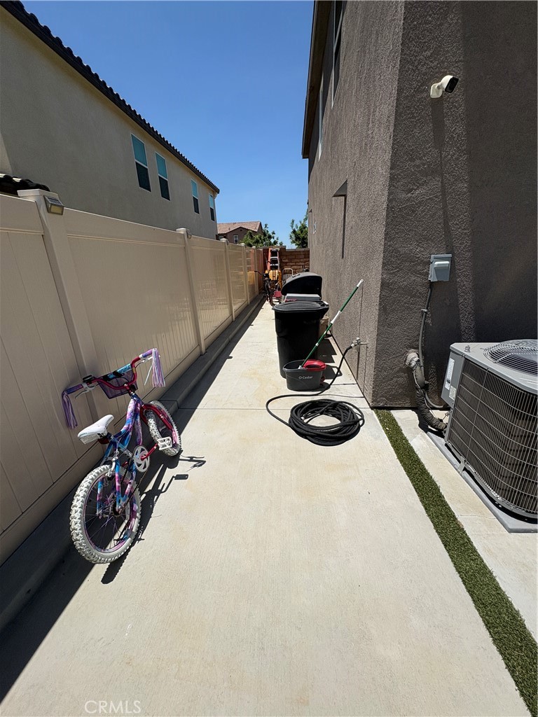 7664 Sweet Rnch Circle Riverside, CA 92507 - Photo 27 of 29 Left side yard