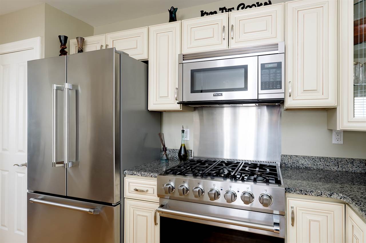 33 Washington Street, Unit A Exeter, NH 03833 - Photo 3 of 24 Gallery Image 3