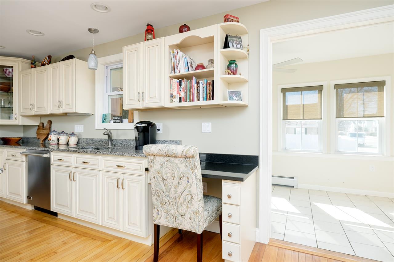 33 Washington Street, Unit A Exeter, NH 03833 - Photo 6 of 24 Gallery Image 6
