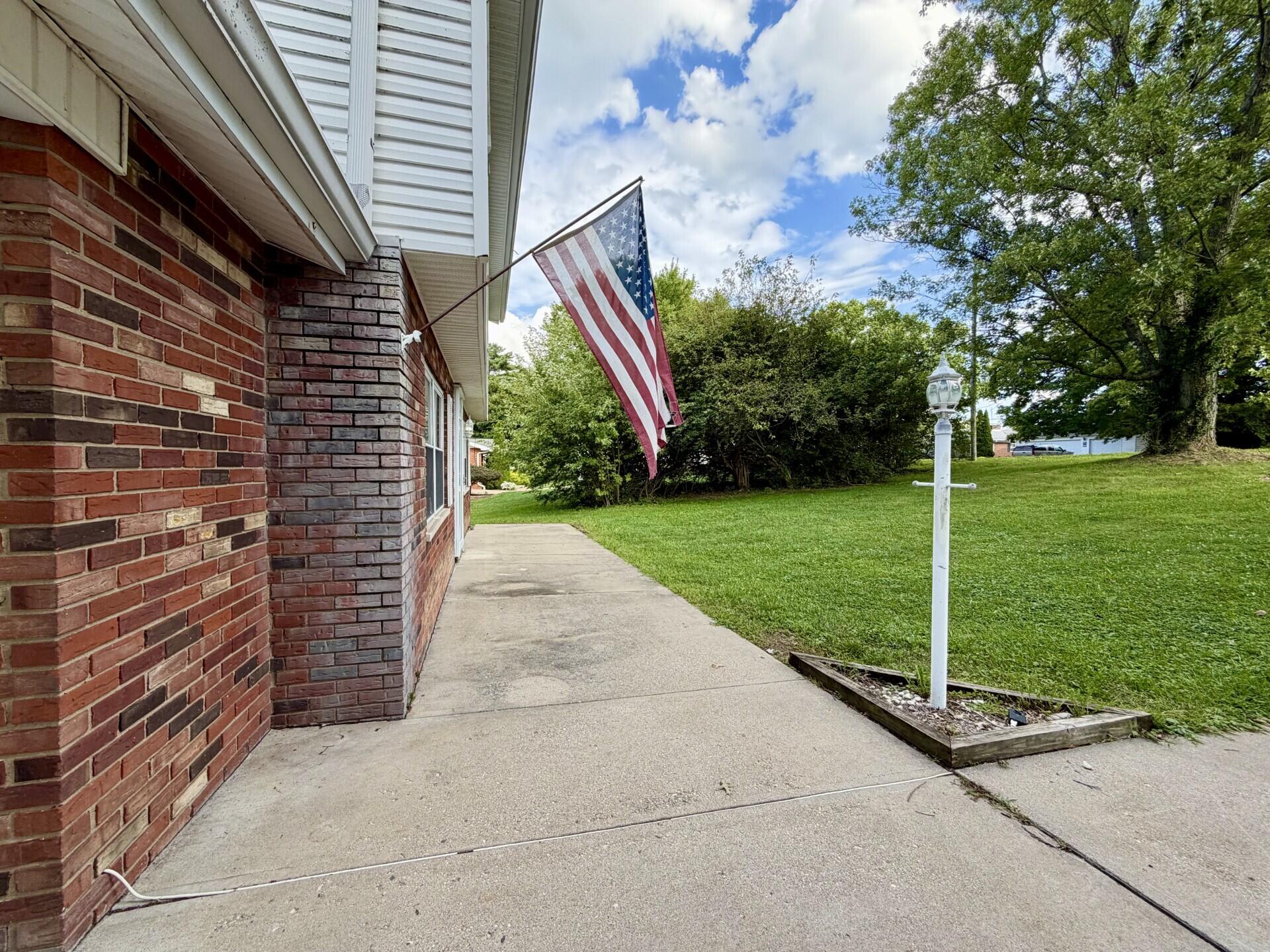 2016 Maple Tree Lane Independence, KY 41051 - Photo 11 of 50 6