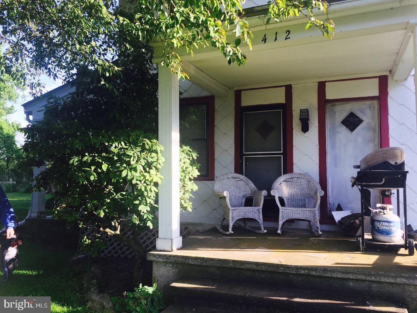 412 Hampshire Road Reading, PA 19608 - Photo 2 of 14