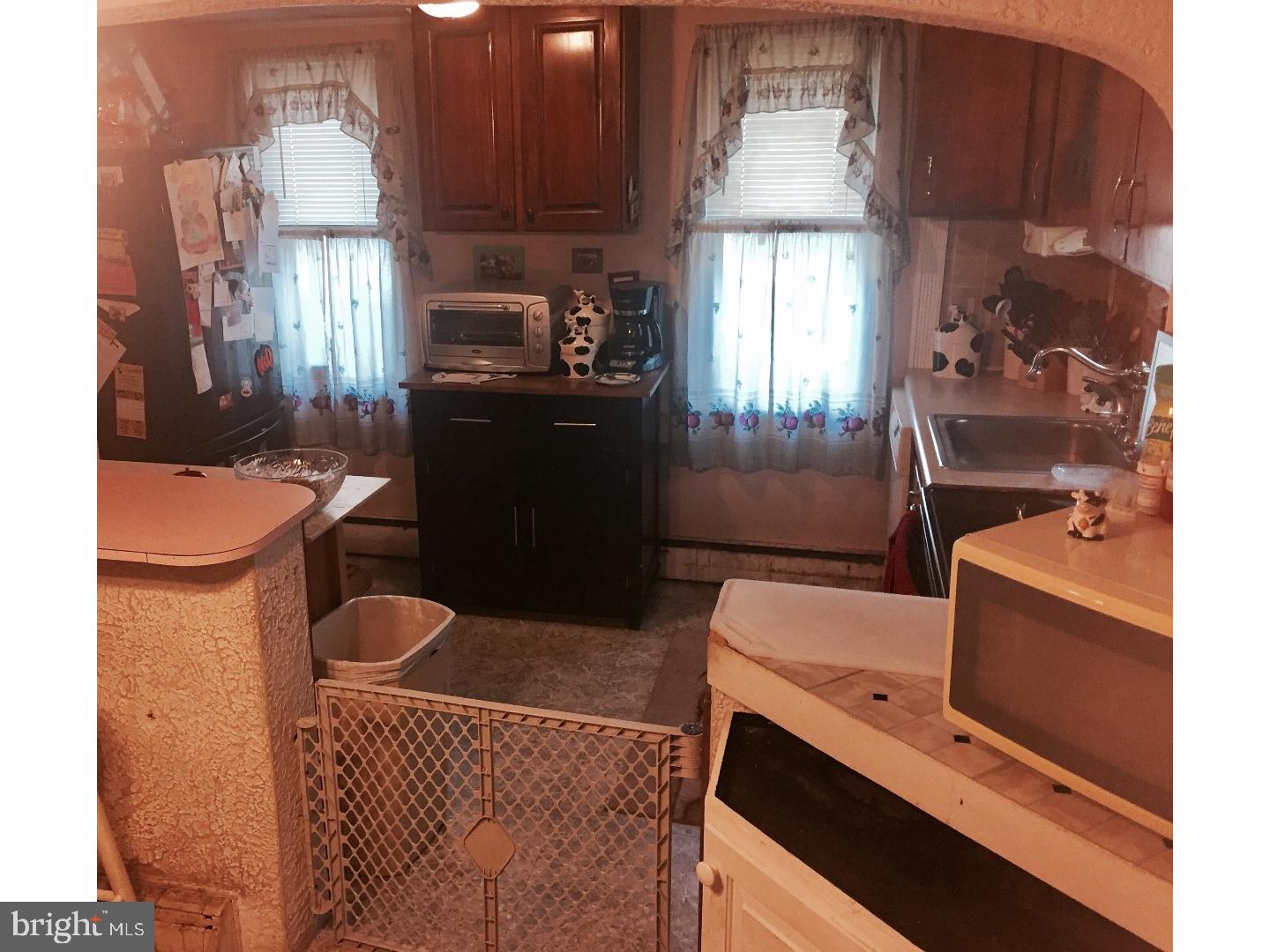 412 Hampshire Road Reading, PA 19608 - Photo 9 of 14
