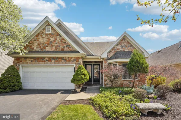 $529,900 | 5 Nottingham Lane, Easton, PA 18045