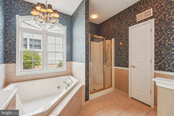 $529,900 | 5 Nottingham Lane, Easton, PA 18045
