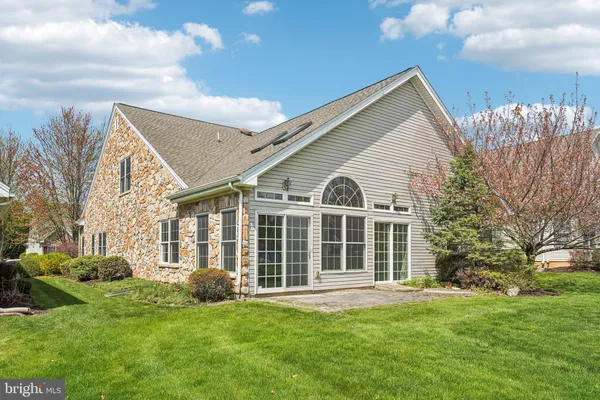 $529,900 | 5 Nottingham Lane, Easton, PA 18045