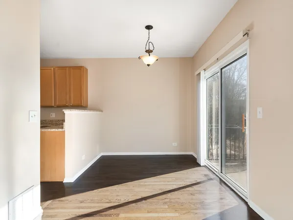 $3,000 | 2295 Stoughton Drive, Aurora, IL 60502