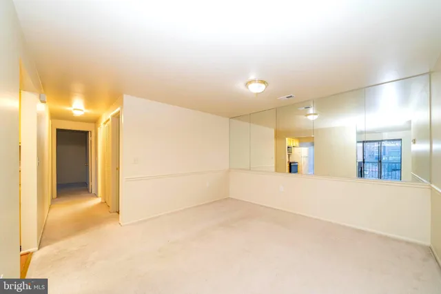 $1,600 | 18110 Chalet Drive, Unit 301, Germantown, MD 20874