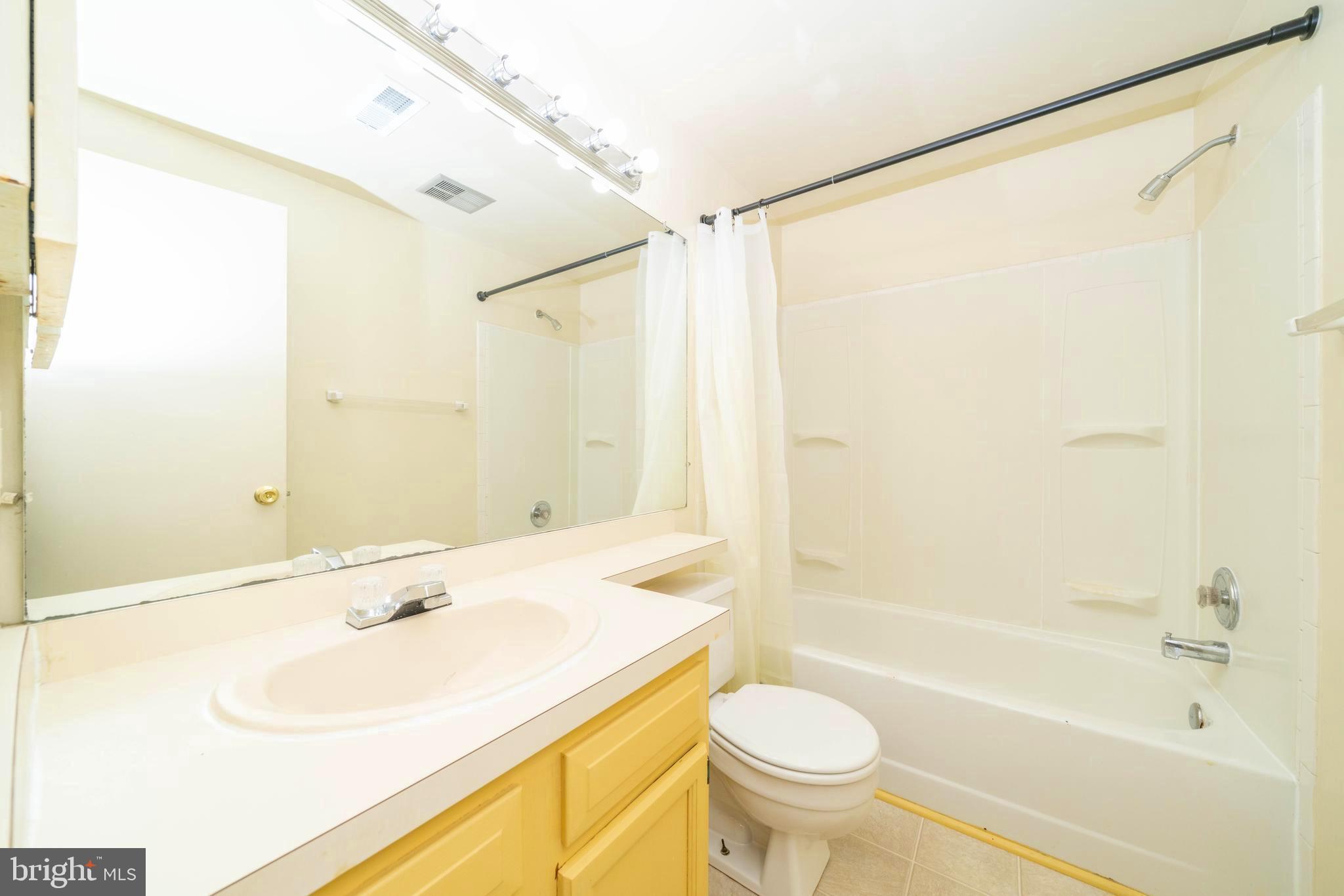 18110 Chalet Drive, Unit 301 Germantown, MD 20874 - Photo 29 of 30 Guest bathroom