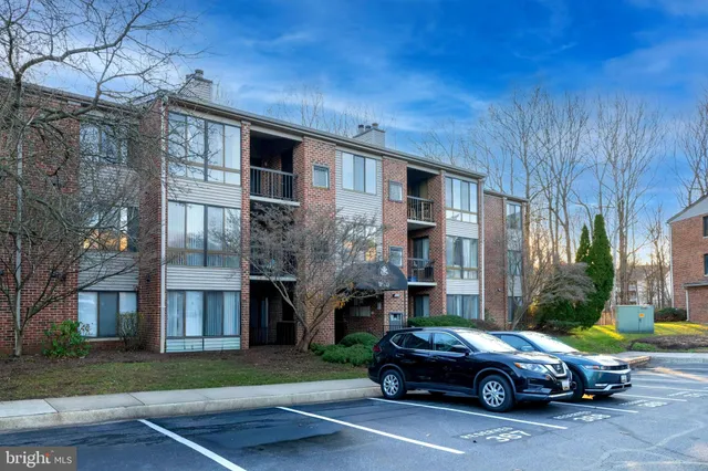 $1,600 | 18110 Chalet Drive, Unit 301, Germantown, MD 20874