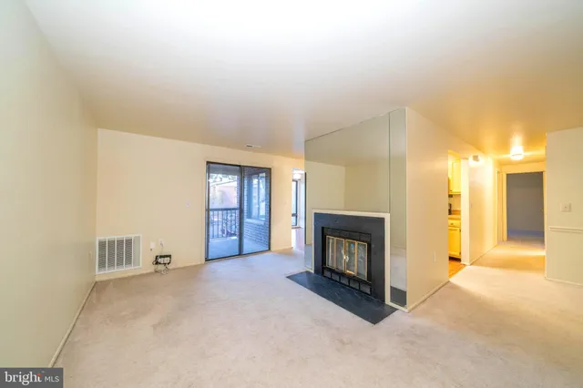 $1,600 | 18110 Chalet Drive, Unit 301, Germantown, MD 20874