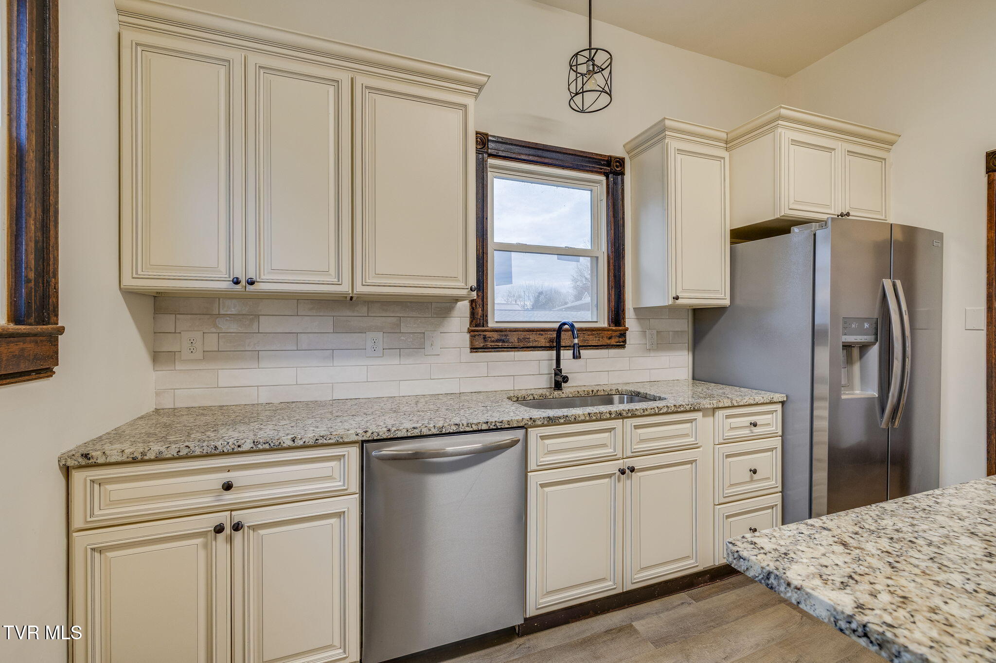 601 6th Street Bristol, TN 37620 - Photo 15 of 40 015