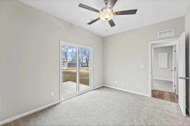 $216,900 | 832 East Hamblin Street, Ottawa, KS 66067