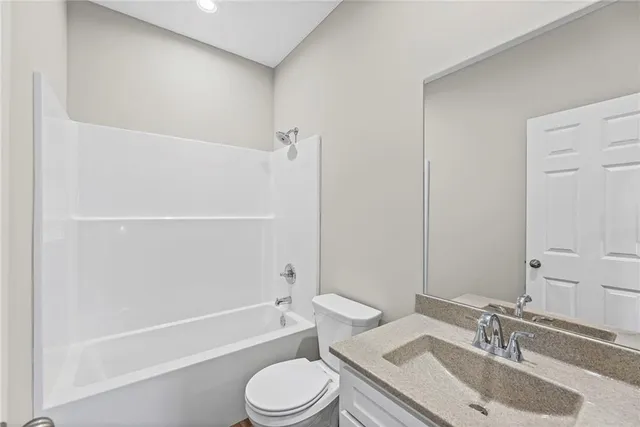 $216,900 | 832 East Hamblin Street, Ottawa, KS 66067