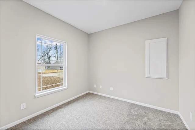 $216,900 | 832 East Hamblin Street, Ottawa, KS 66067