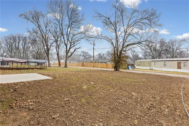 $216,900 | 832 East Hamblin Street, Ottawa, KS 66067