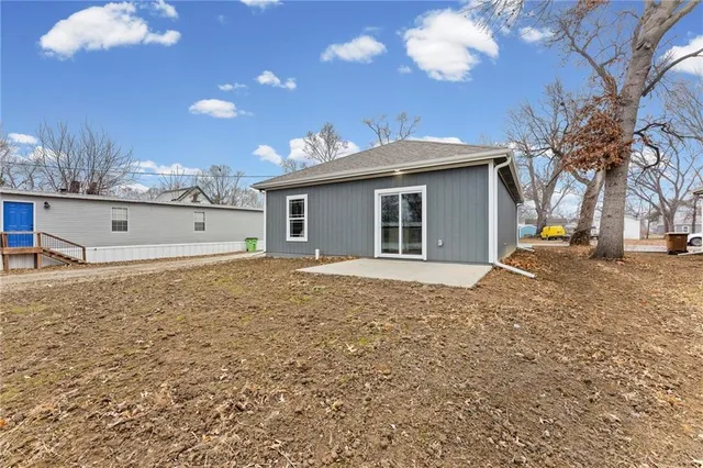 $216,900 | 832 East Hamblin Street, Ottawa, KS 66067