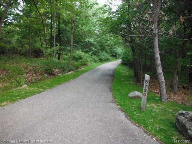 5720 Lost Lane Rochester, MI 48306 - Photo 42 of 42 DSCF7857.jpg