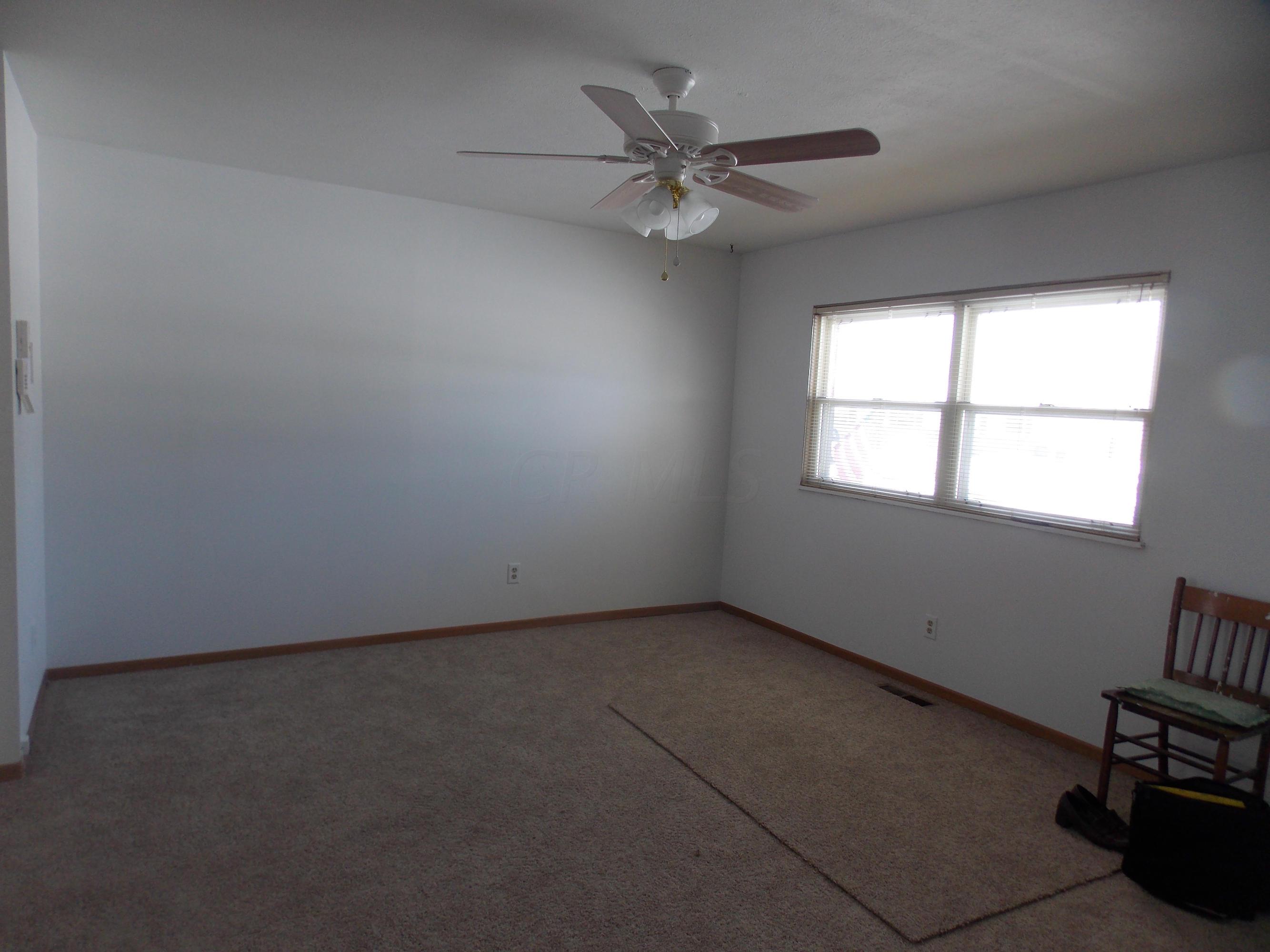2114 Rochelle Place Columbus, OH 43232 - Photo 10 of 14 Gallery Image 10