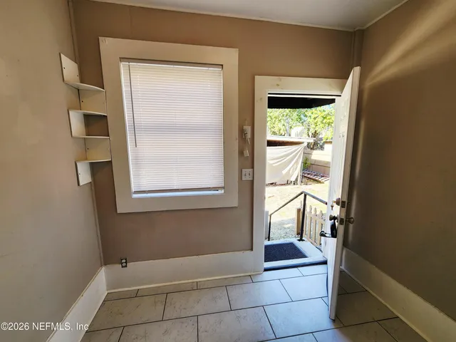 $1,225 | 1719 Aberdeen Street, Jacksonville, FL 32205