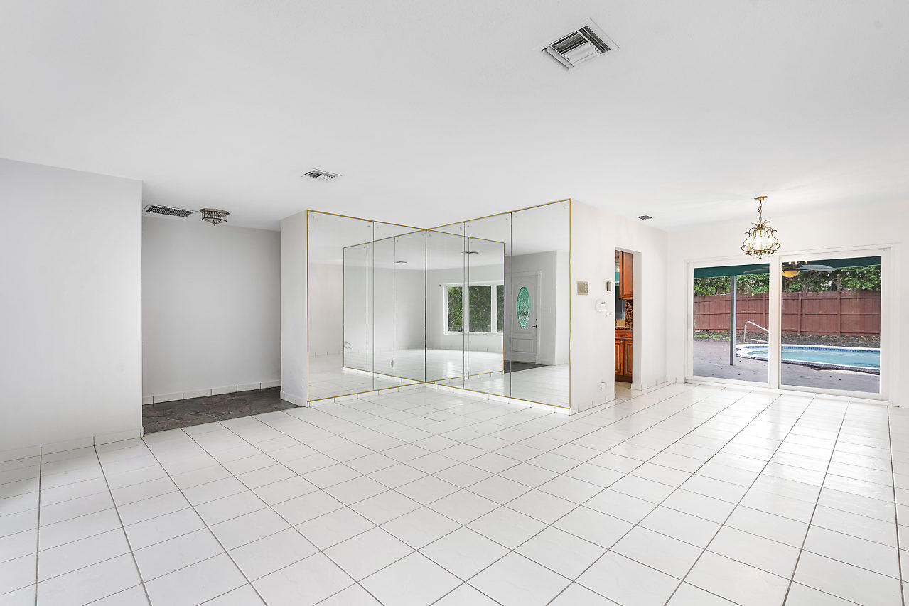 867 Sevilla Drive Boca Raton, FL 33432 - Photo 10 of 29 22