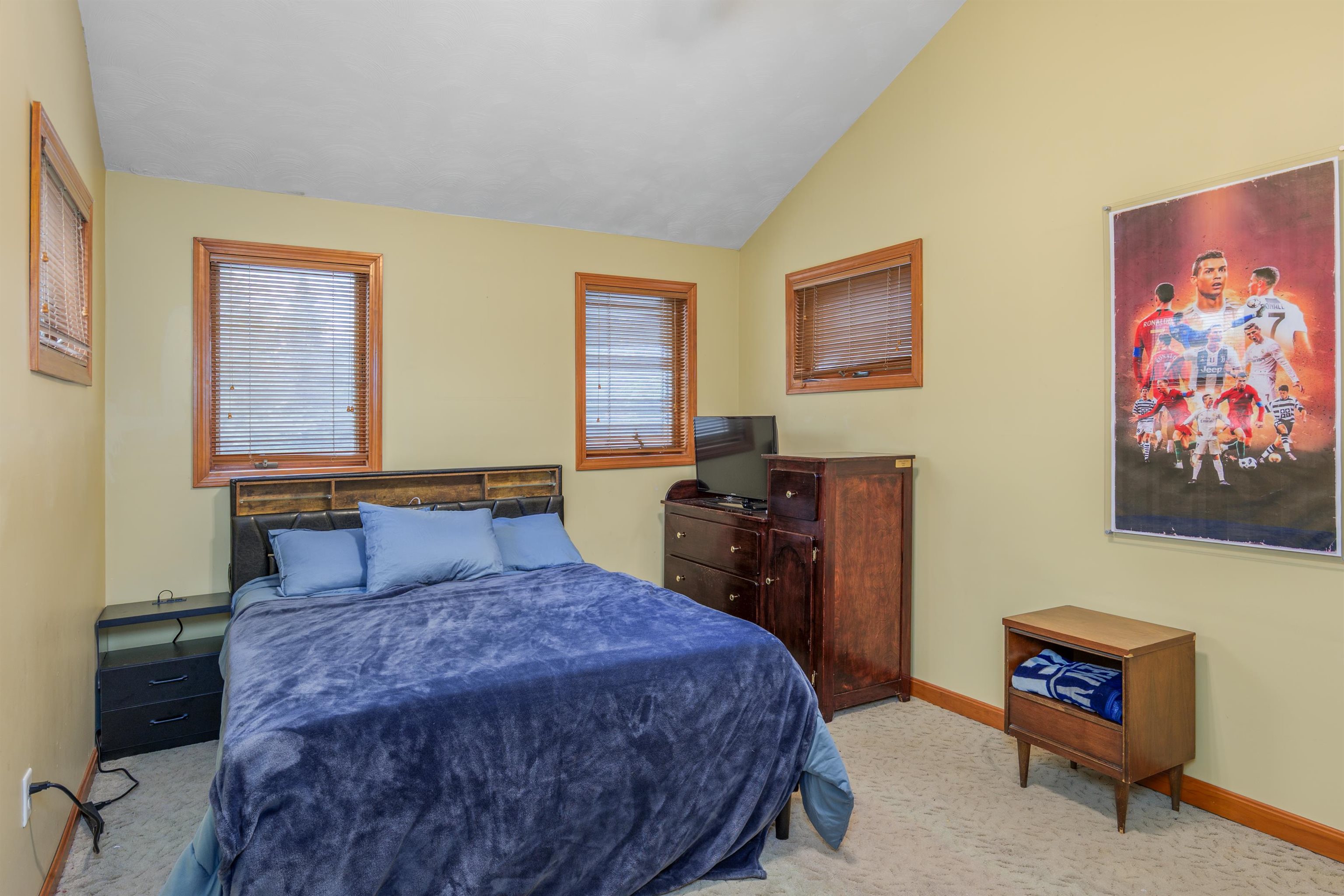 65 Pelham Road Salem, NH 03079 - Photo 16 of 44