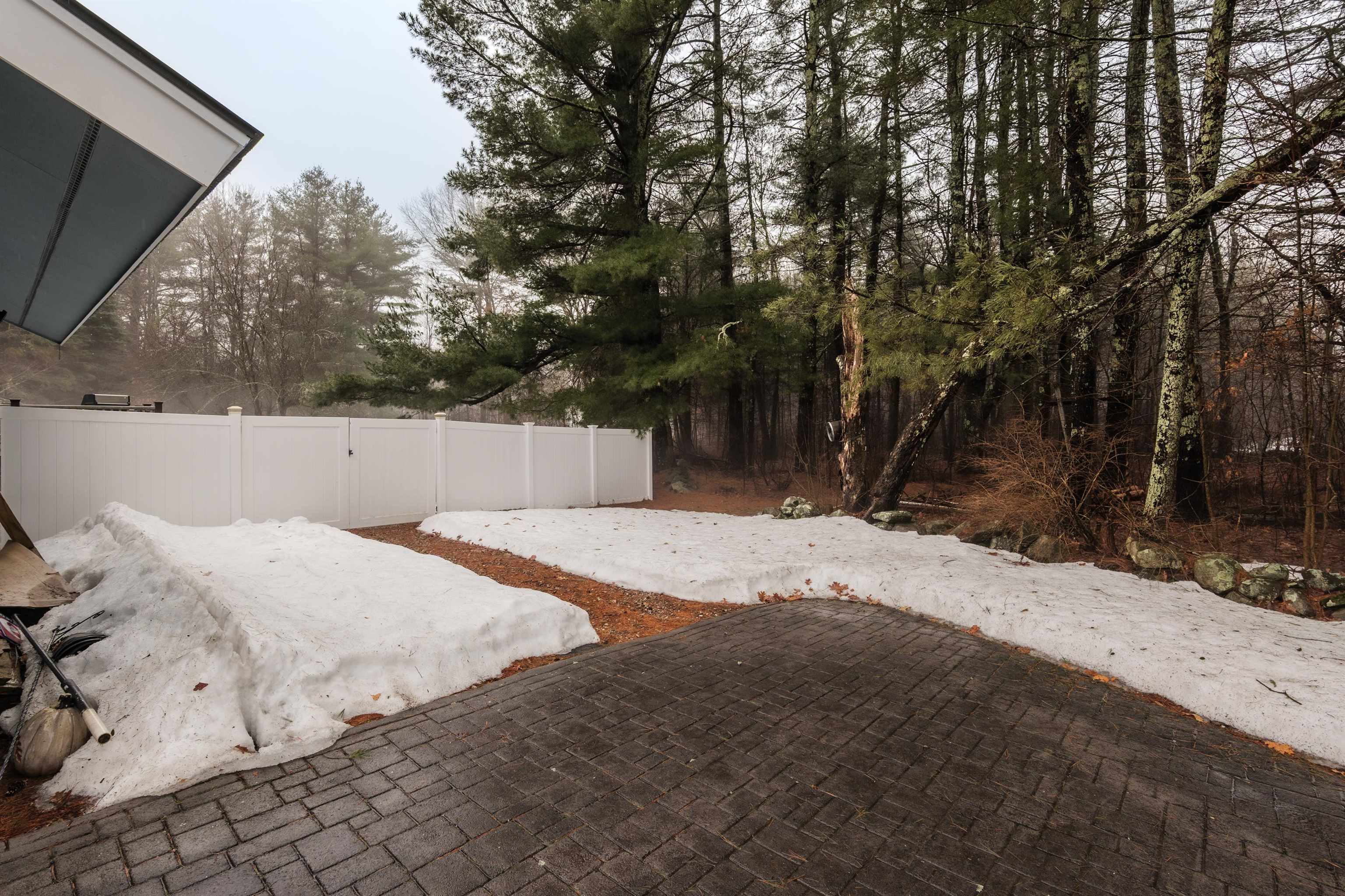 65 Pelham Road Salem, NH 03079 - Photo 40 of 44