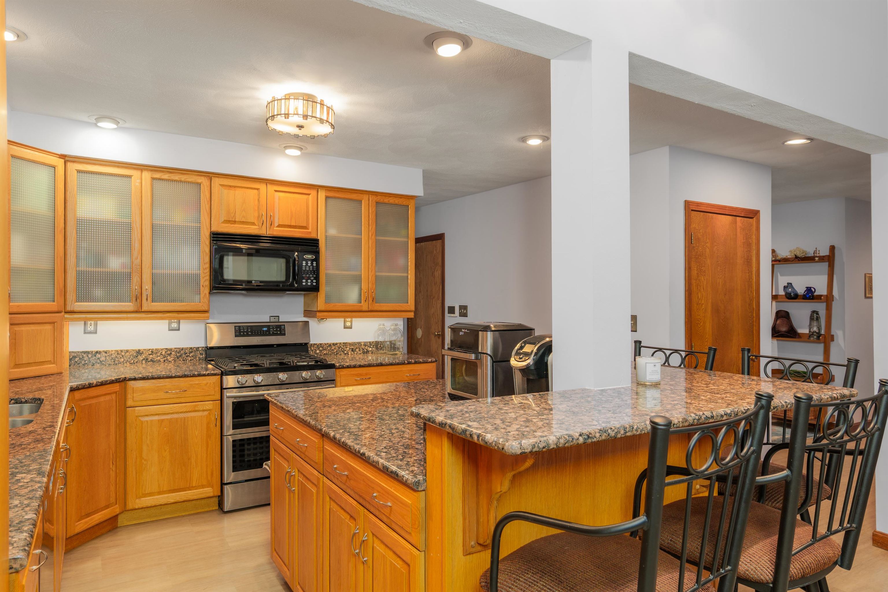 65 Pelham Road Salem, NH 03079 - Photo 4 of 44