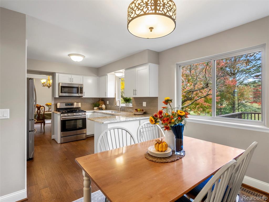 864 Dressler Lane Rochester Hills, MI 48307 - Photo 13 of 65