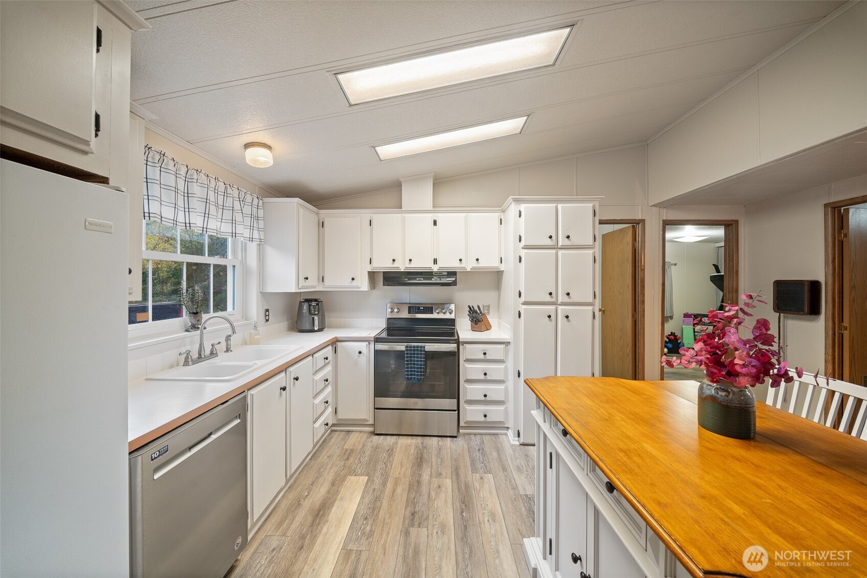 6605 Boston Harbor Road Northeast Olympia, WA 98506 - Photo 10 of 27