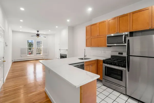 $749,000 | 186 West Seventh Street, Unit 1, Boston, MA 02127