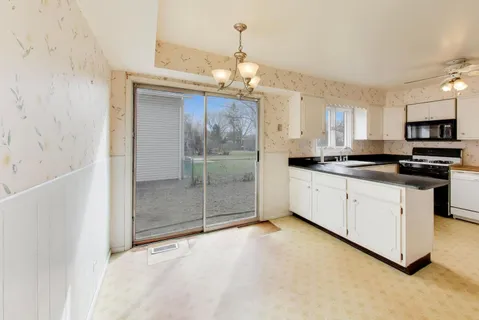 $529,900 | 2703 North Ridge Avenue, Arlington Heights, IL 60004