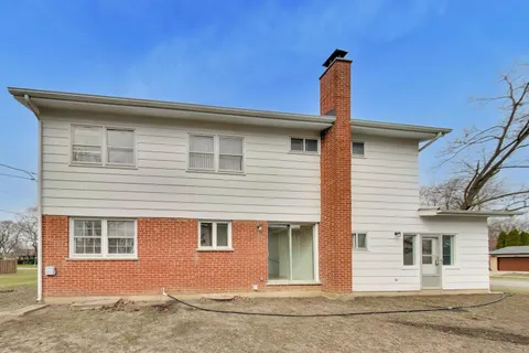 $529,900 | 2703 North Ridge Avenue, Arlington Heights, IL 60004
