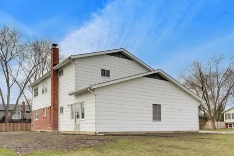 $529,900 | 2703 North Ridge Avenue, Arlington Heights, IL 60004