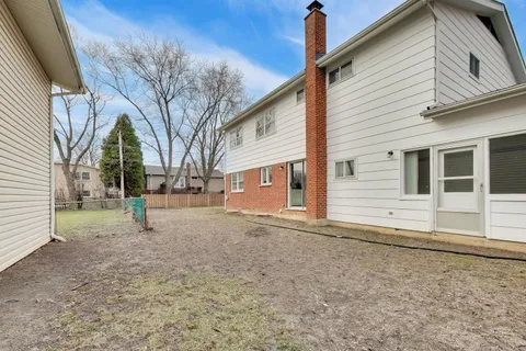 $529,900 | 2703 North Ridge Avenue, Arlington Heights, IL 60004