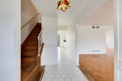 $529,900 | 2703 North Ridge Avenue, Arlington Heights, IL 60004