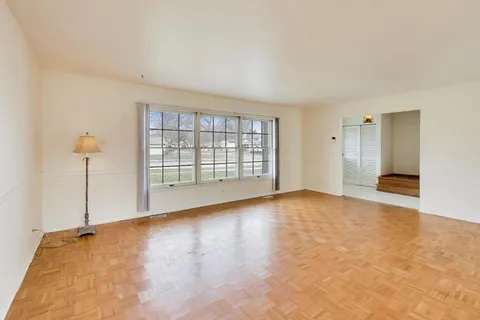 $529,900 | 2703 North Ridge Avenue, Arlington Heights, IL 60004