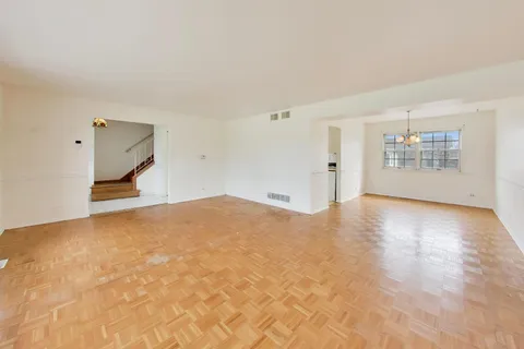 $529,900 | 2703 North Ridge Avenue, Arlington Heights, IL 60004