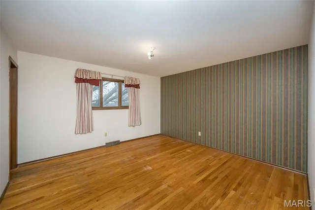 $290,000 | 904 Palm Drive, St. Charles, MO 63301