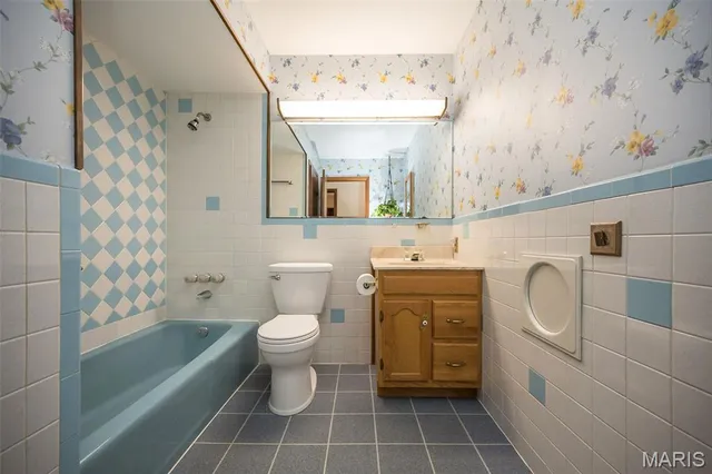 $290,000 | 904 Palm Drive, St. Charles, MO 63301