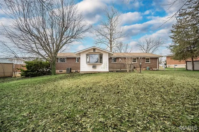 $290,000 | 904 Palm Drive, St. Charles, MO 63301