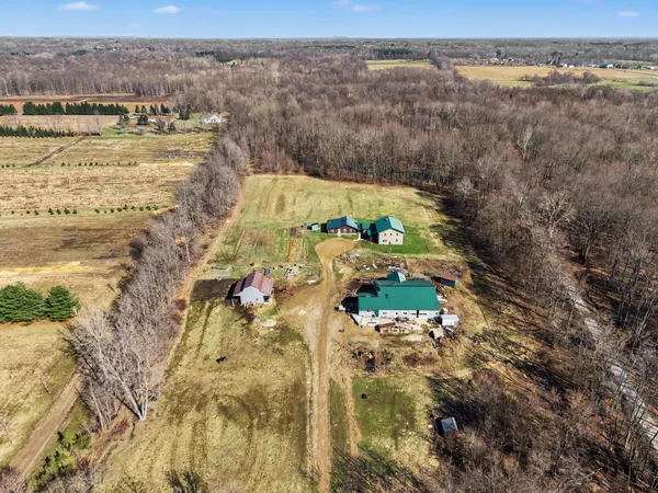 $395,000 | 08079 46th Street, Bloomingdale, MI 49026