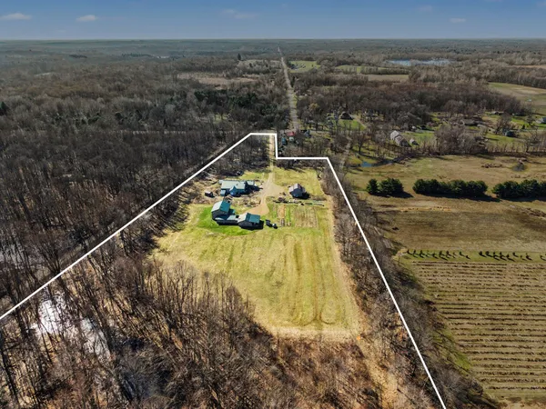 $395,000 | 08079 46th Street, Bloomingdale, MI 49026