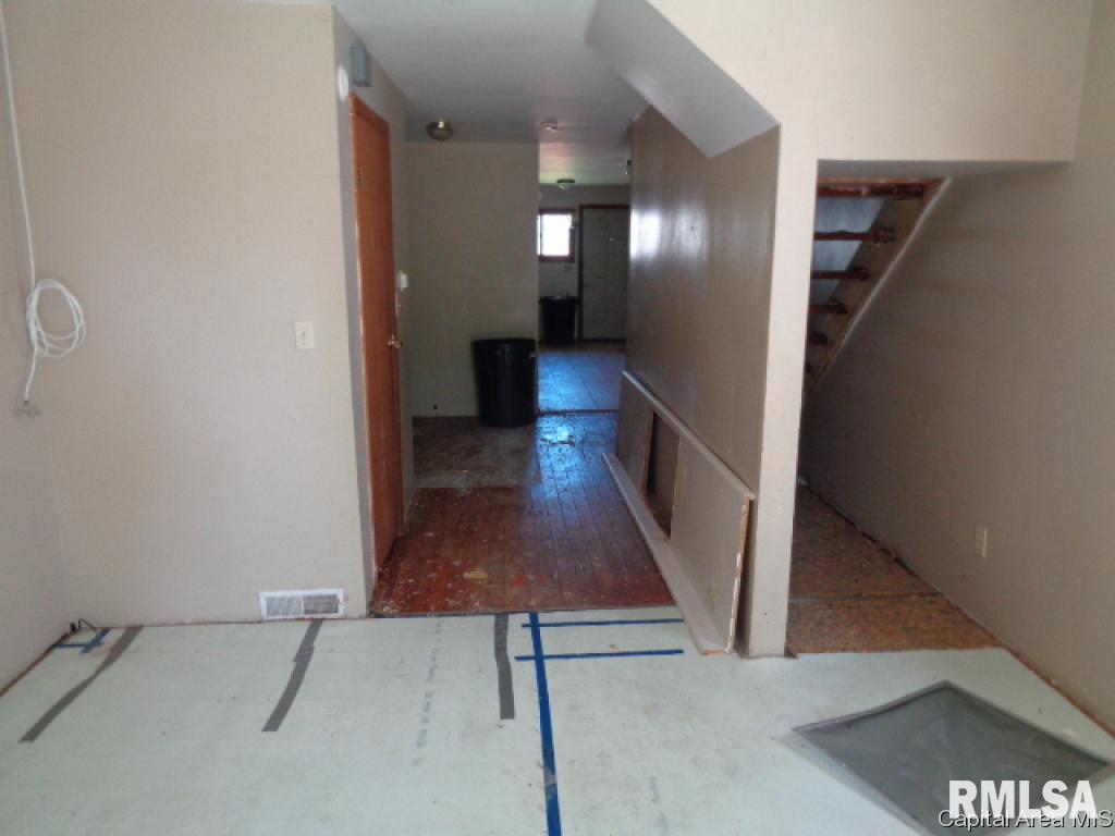 1109 North 7th Street Springfield, IL 62702 - Photo 2 of 9