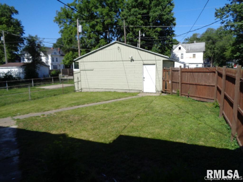 1109 North 7th Street Springfield, IL 62702 - Photo 6 of 9