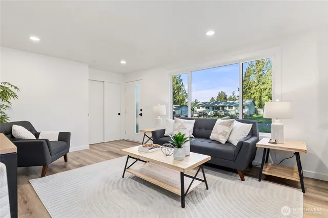 $650,000 | 8922 14th Place Southeast, Lake Stevens, WA 98258