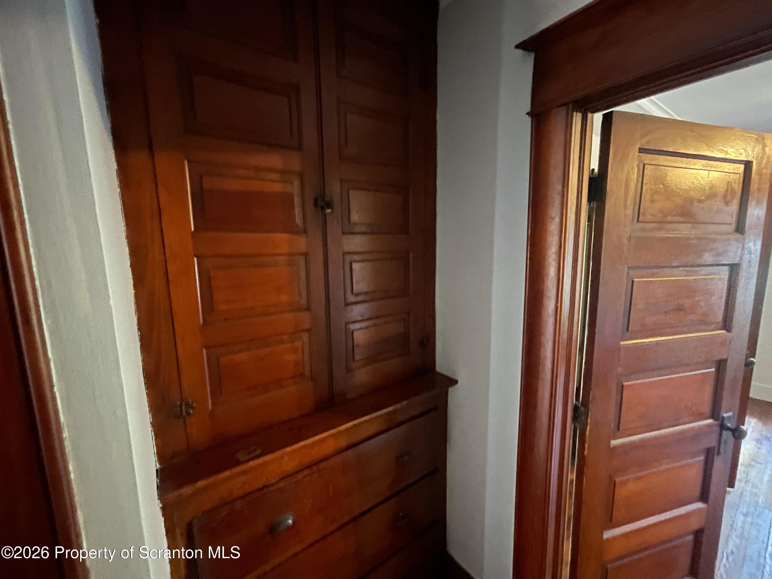 722 Wheeler Avenue Scranton, PA 18510 - Photo 11 of 20 Built-ins