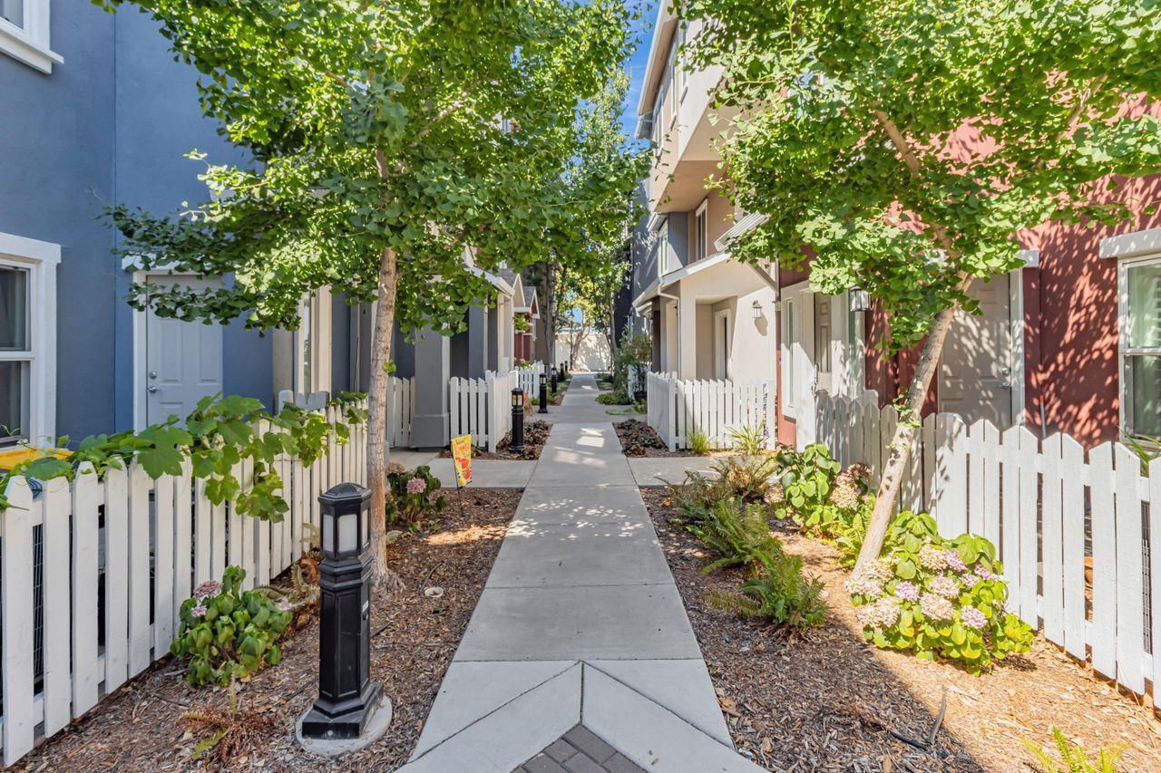 907 Rancho Place San Jose, CA 95126 - Photo 3 of 31