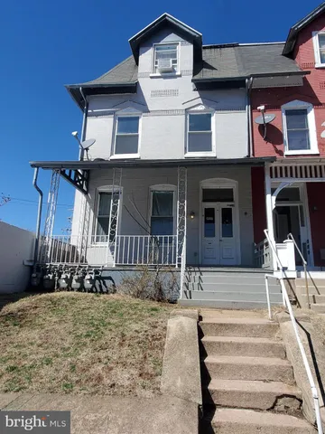 $900 | 407 Woodward Street, Unit 2F | Reading Center City