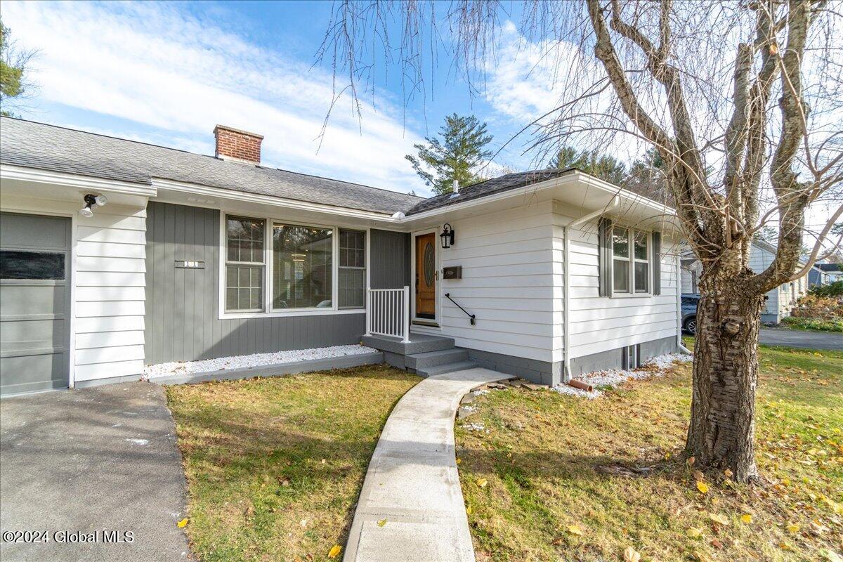 11 Elwood Road Bethlehem, NY 12054 - Photo 4 of 47 43-11 Elwood Rd-43